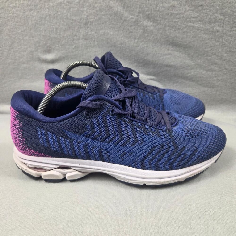Mizuno Women's Blue and Navy Trainers